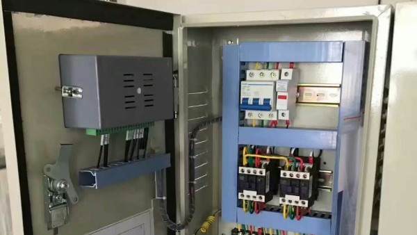 高壓室的風機控制箱應設置在哪【千亞電氣】